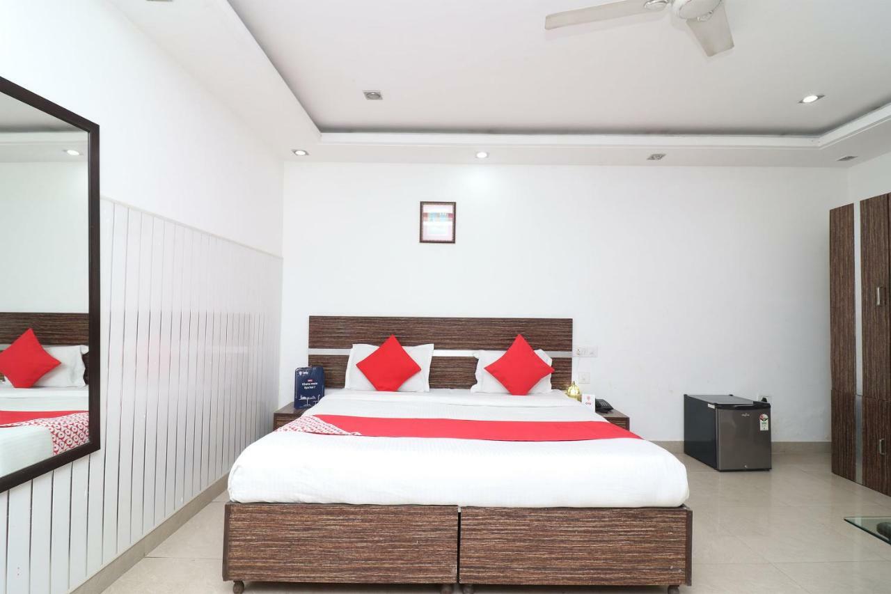 Oyo 10257 Hotel Lotus Park Gurgaon Ngoại thất bức ảnh